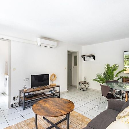 La Castillane - Appt Avec Piscine Partagee กาวาแลร์-ซูร์-แมร์ ภายนอก รูปภาพ