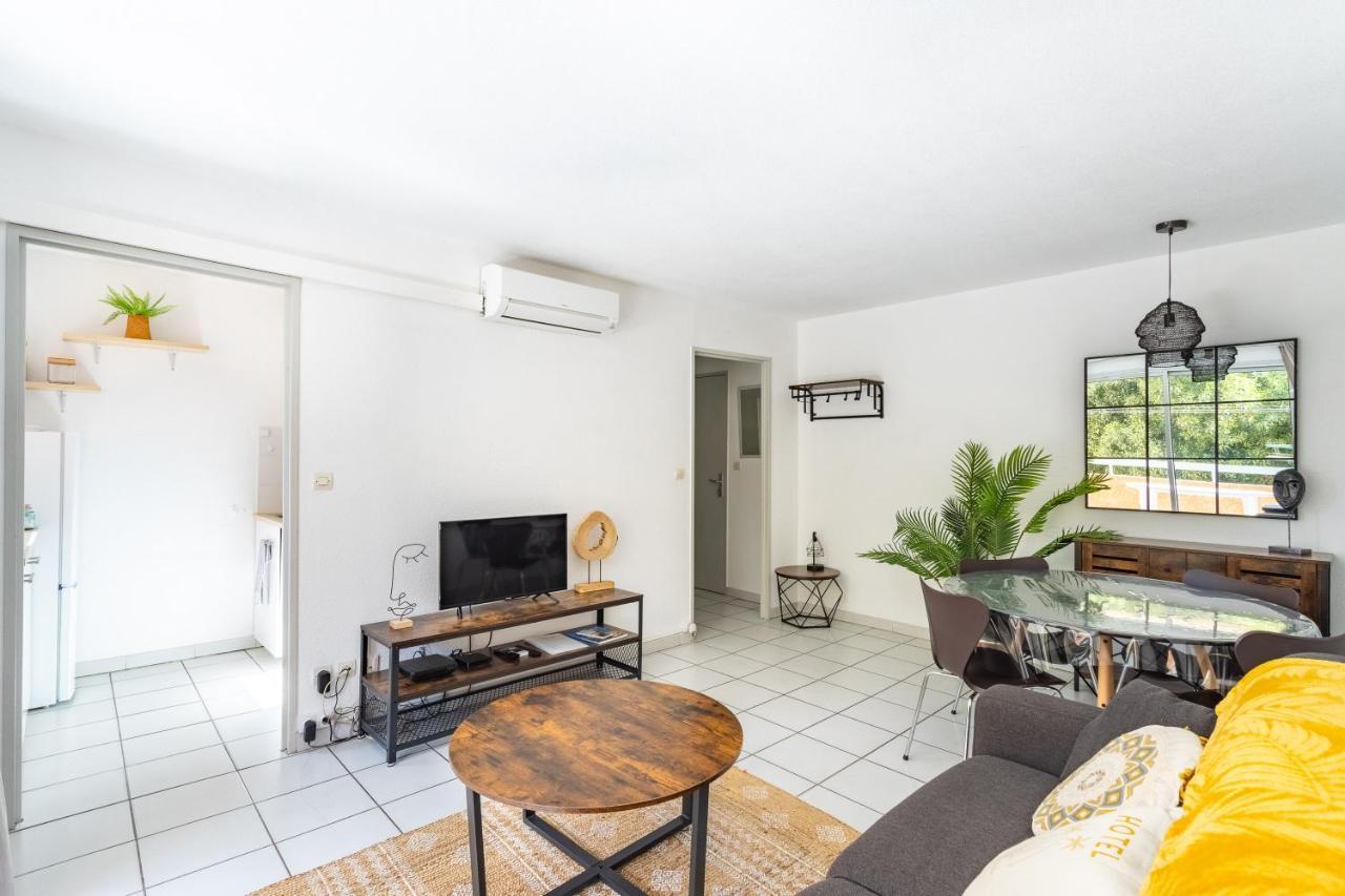 La Castillane - Appt Avec Piscine Partagee กาวาแลร์-ซูร์-แมร์ ภายนอก รูปภาพ