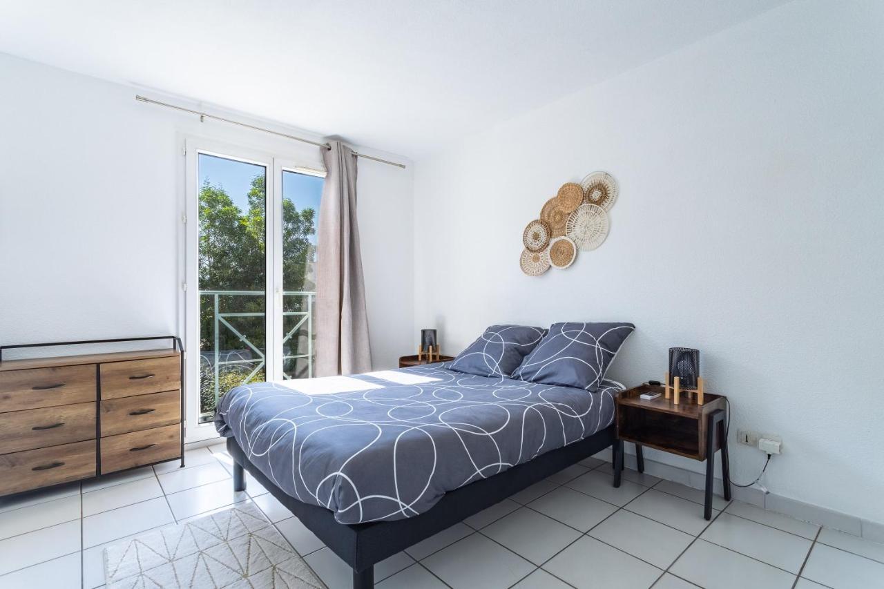 La Castillane - Appt Avec Piscine Partagee กาวาแลร์-ซูร์-แมร์ ภายนอก รูปภาพ