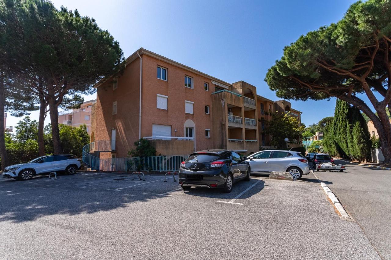 La Castillane - Appt Avec Piscine Partagee กาวาแลร์-ซูร์-แมร์ ภายนอก รูปภาพ